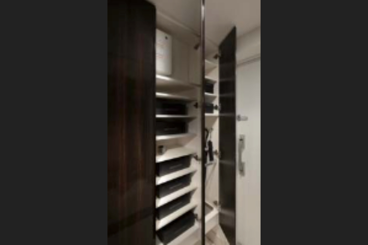 THE ITABASHI テラス・レジデンスのトール型下足入