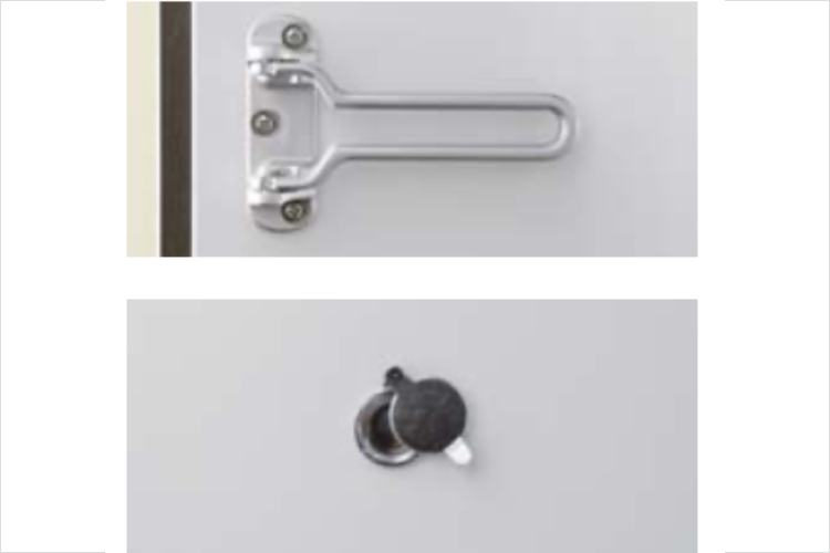 THE ITABASHI テラス・レジデンスのドアガード・ドアスコープ（カバー付）