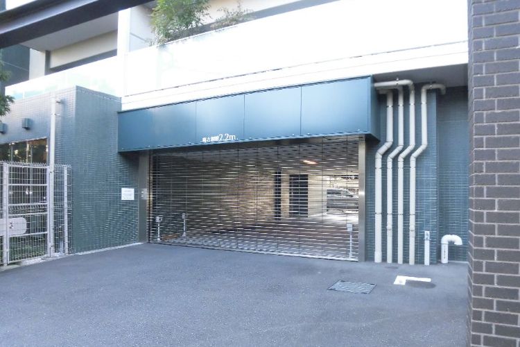 THE ITABASHI テラス・レジデンスの電動シャッターゲート